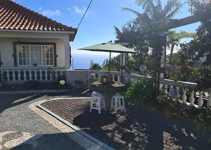 Casa Sequeira * Fajã da Ovelha